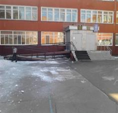 Вход в школу